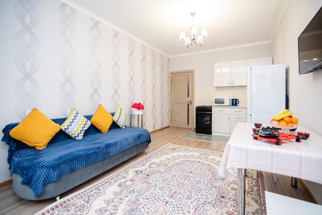 Apartment Zodiak Alma-Ata Buitenkant foto