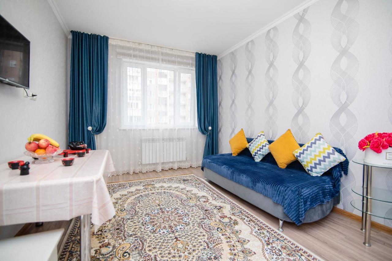 Apartment Zodiak Alma-Ata Buitenkant foto