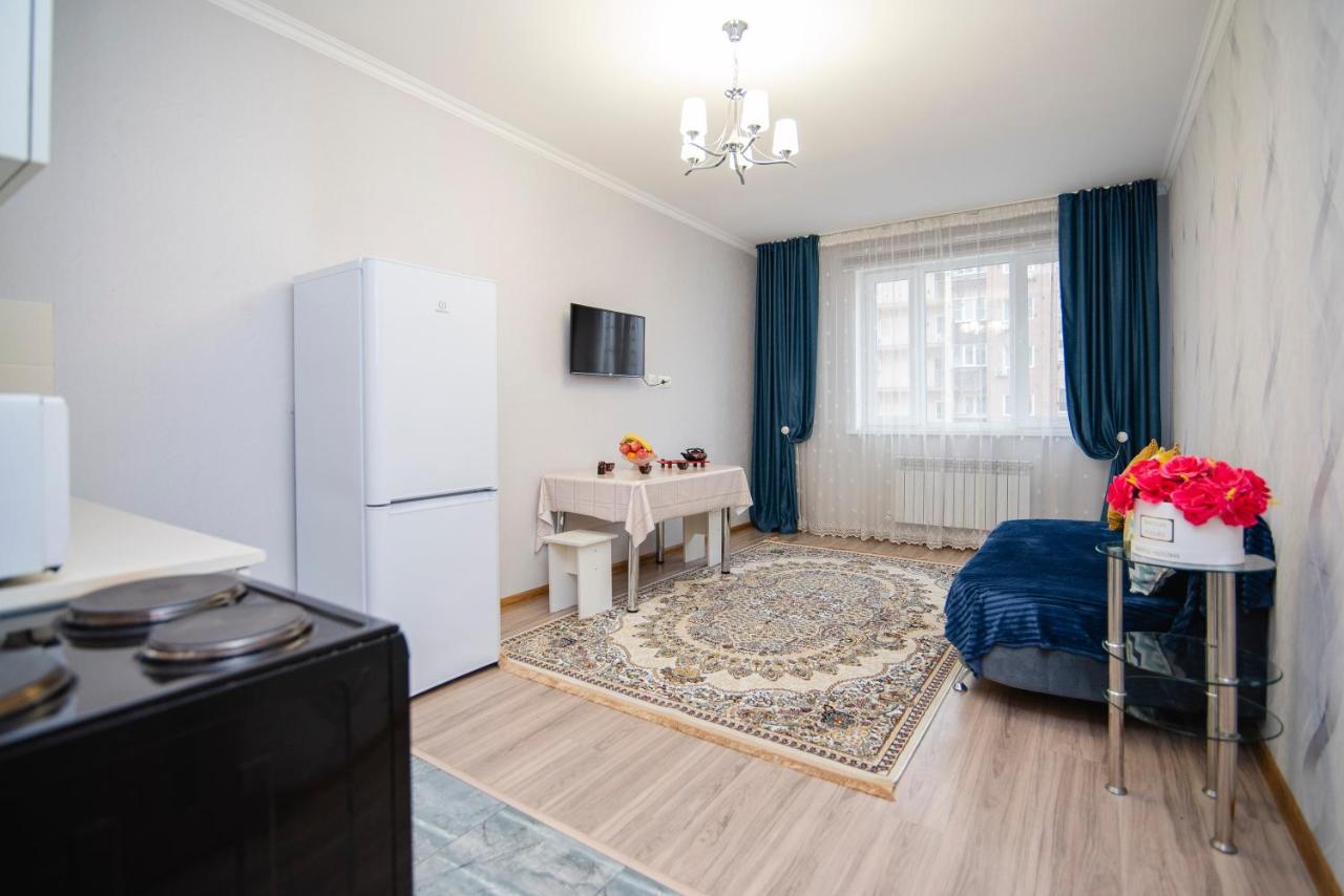 Apartment Zodiak Alma-Ata Buitenkant foto