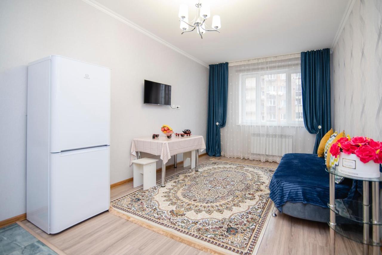 Apartment Zodiak Alma-Ata Buitenkant foto