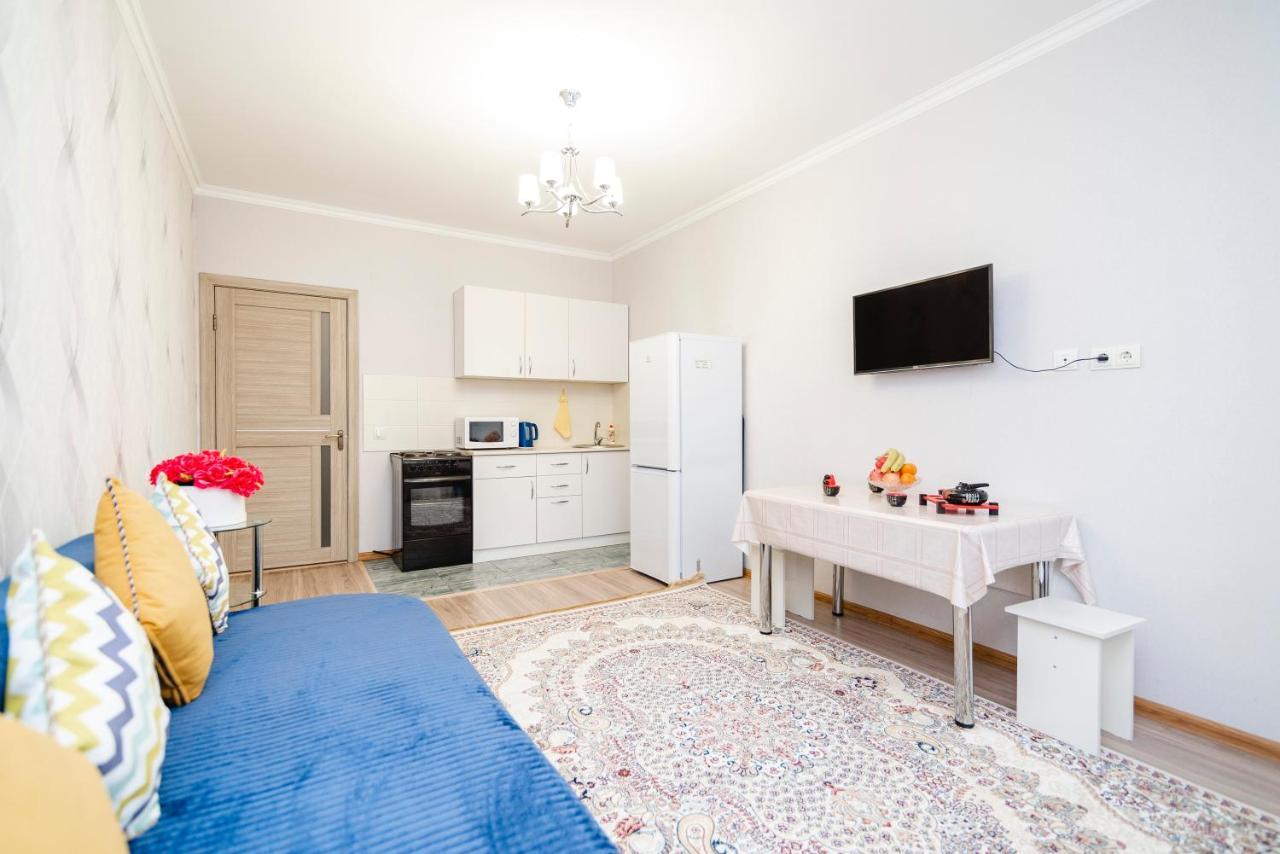 Apartment Zodiak Alma-Ata Buitenkant foto